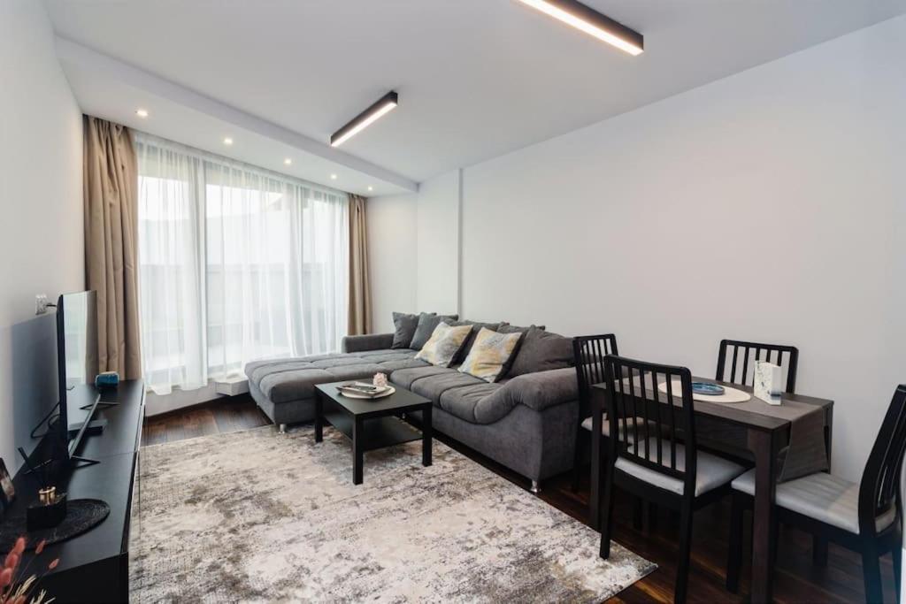 Georgi'S 1 Bedroom Quiet Apartment With Garage София Экстерьер фото