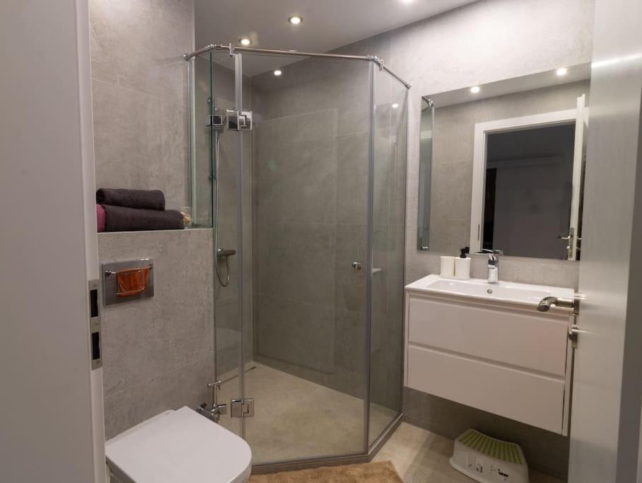 Georgi'S 1 Bedroom Quiet Apartment With Garage София Экстерьер фото