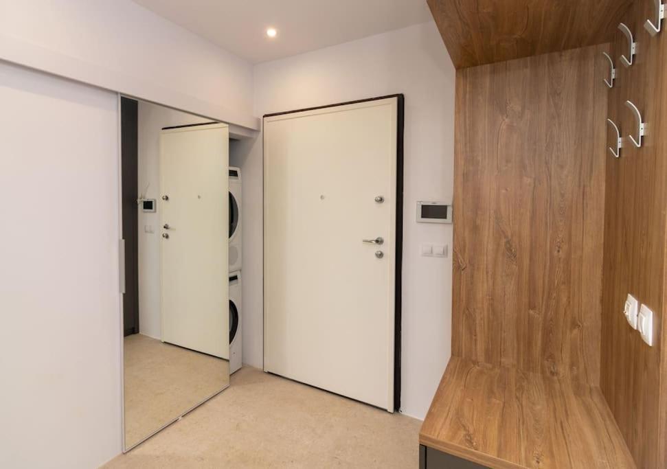 Georgi'S 1 Bedroom Quiet Apartment With Garage София Экстерьер фото