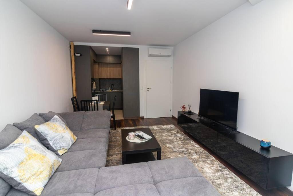 Georgi'S 1 Bedroom Quiet Apartment With Garage София Экстерьер фото